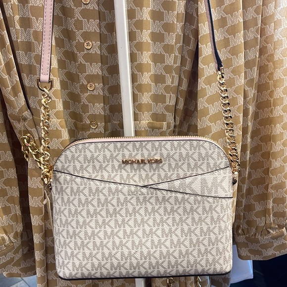 MICHAEL KORS Jet Set Medium Logo Dome Satchel Crossbody 
Powder Blush 
NWT - Picture 7 of 16